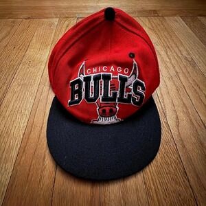 Chicago Bulls Snapback Hat Red Black Flat Brim Adjustable White City Logo NBA